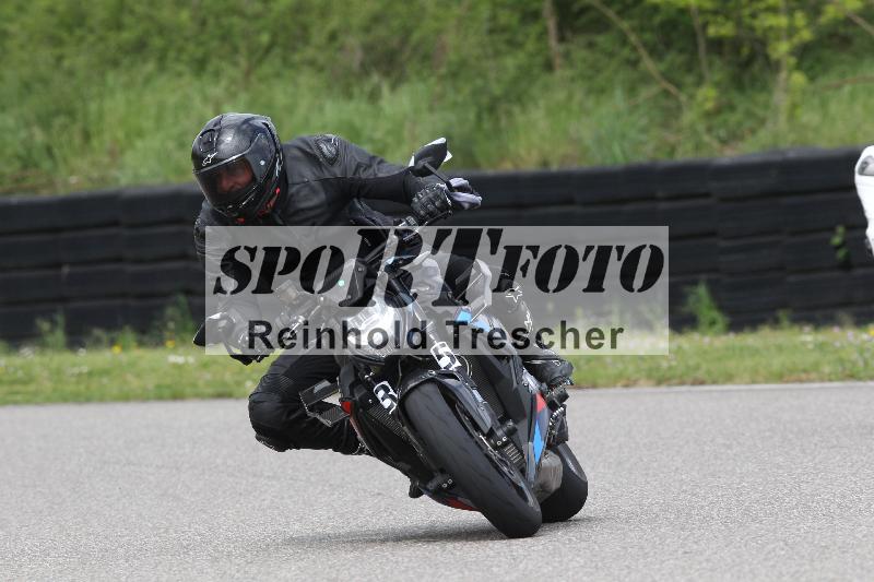 Archiv-2025/10 23.04.2025 Cornu Master School ADR/rot-rouge/35